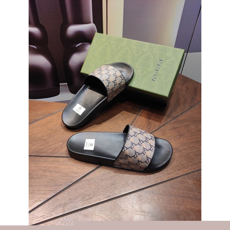 G*u*i slippers